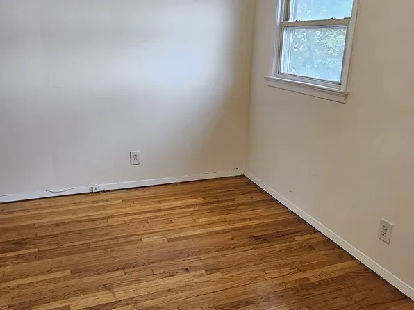 502 Avenue East image 20 of 28