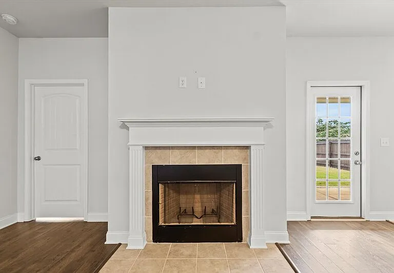 292 Abercorn Dr — Photo 8