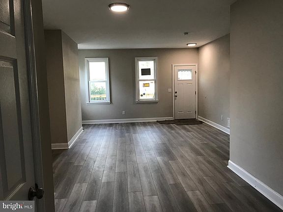 4th image of 806 High St