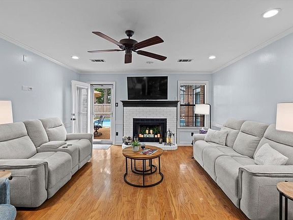 5th image of 3841 Altruria Rd