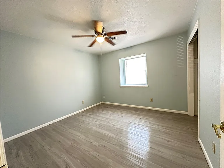 111 Driftwood Dr — Photo 12