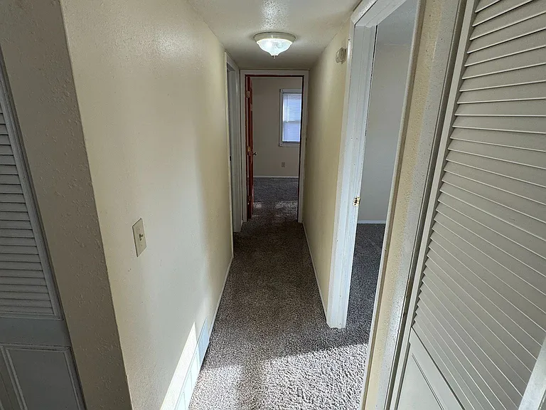 Outer Park Dr — Photo 7