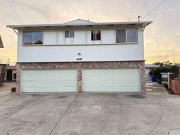 2nd image of 821 Coburn Ct #A