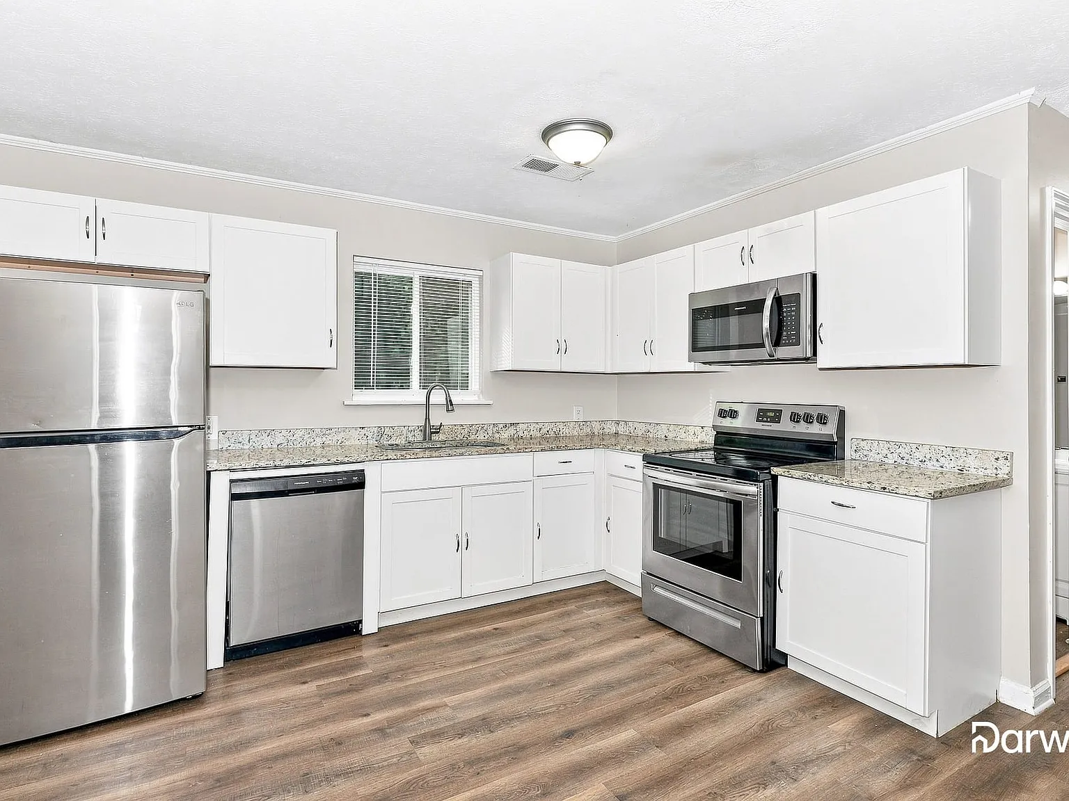 3 bed, 2.0 bath, 1425 sqft, $1,505 — Photo 2
