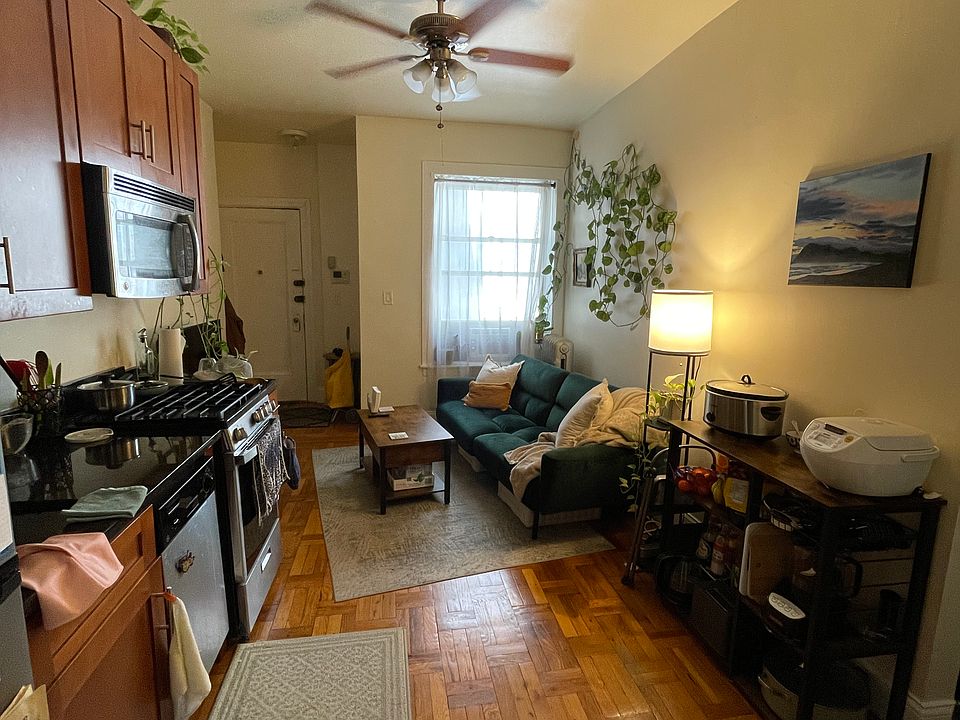 1st image of 14 Broadway Ter APT C