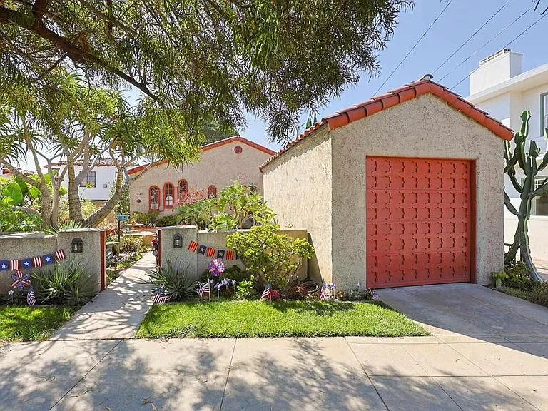 1027 Adella Ave — Photo 65