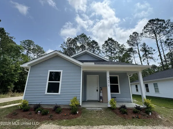 7372 Tunica St, Bay Saint Louis, MS 39520
