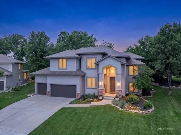 9914 Woodstock St, Lenexa, KS 66220