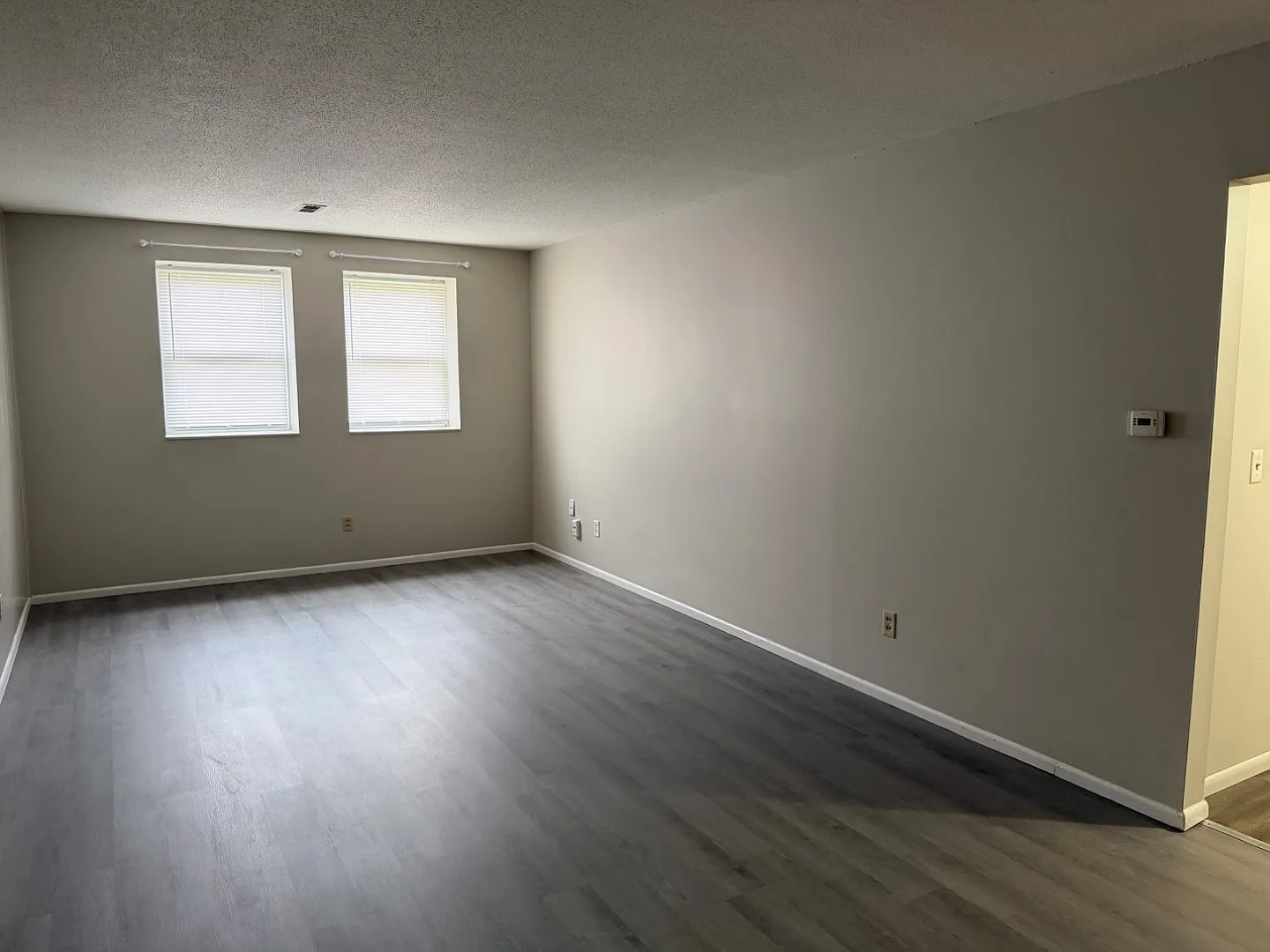 211 N Lincoln St - 8 — Photo 3
