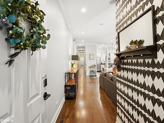 2nd image of 3925 N Ashland Ave APT 2