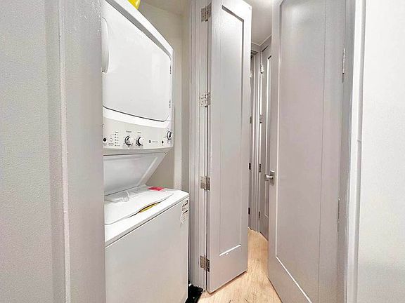 3rd image of 125 Pulaski St #4B
