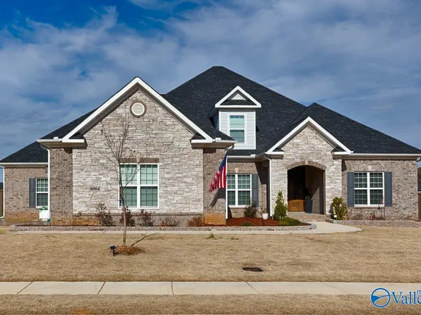 8004 Farm Meadow Dr, Owens Cross Roads, AL 35763