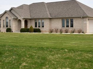 6955 Frankenlust Rd, Bay City, MI 48706