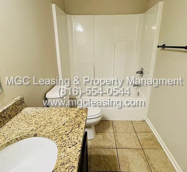 9440 N Baltimore Ave — Photo 11