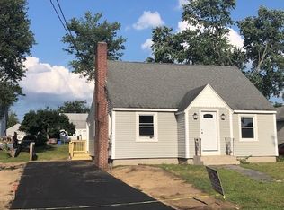 76 Boxwood Ave, Cranston, RI 02910