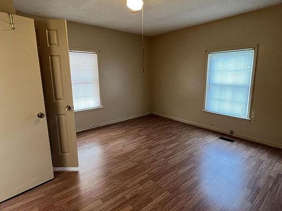2nd image of 809 Isler St