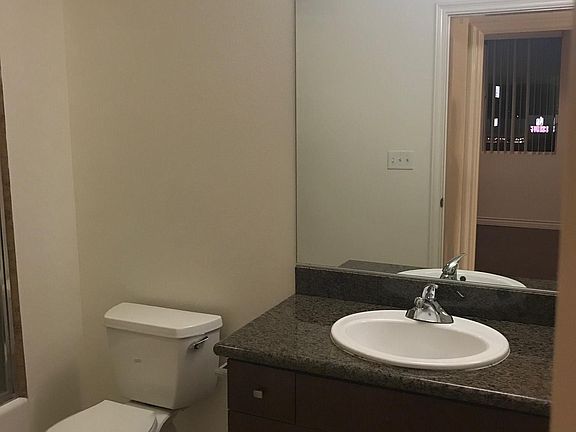5th image of 18434 Vincennes St #208