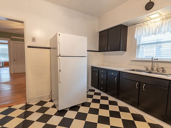 3rd image of 169 Church St