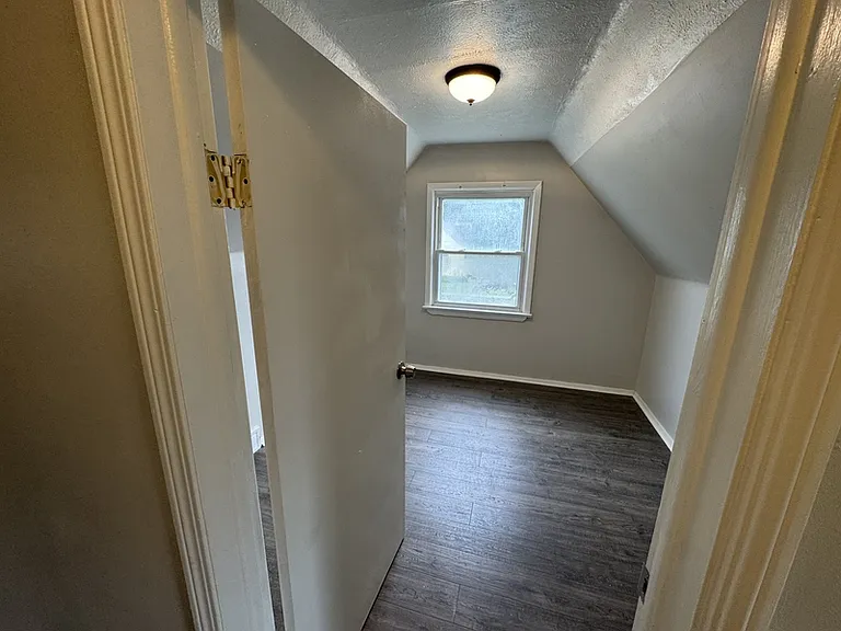 18801 Invermere Ave — Photo 16