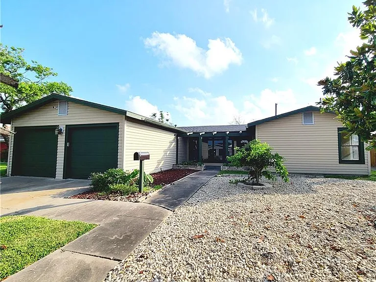 5710 Hinman Dr — Photo 1