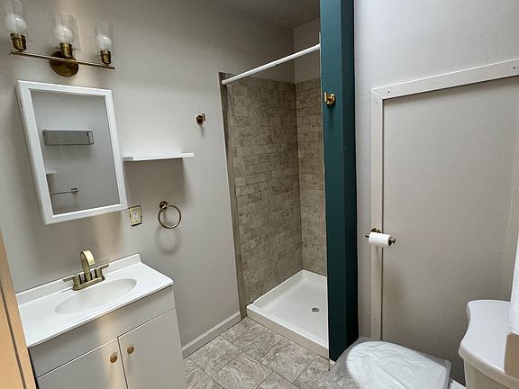 4th image of 5748 N Fairhill St #2