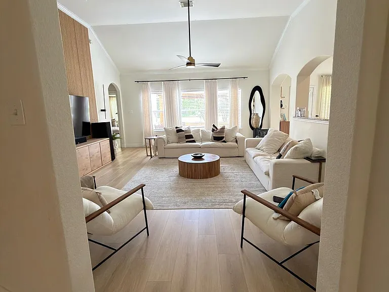 16927 Locust Springs Dr — Photo 5