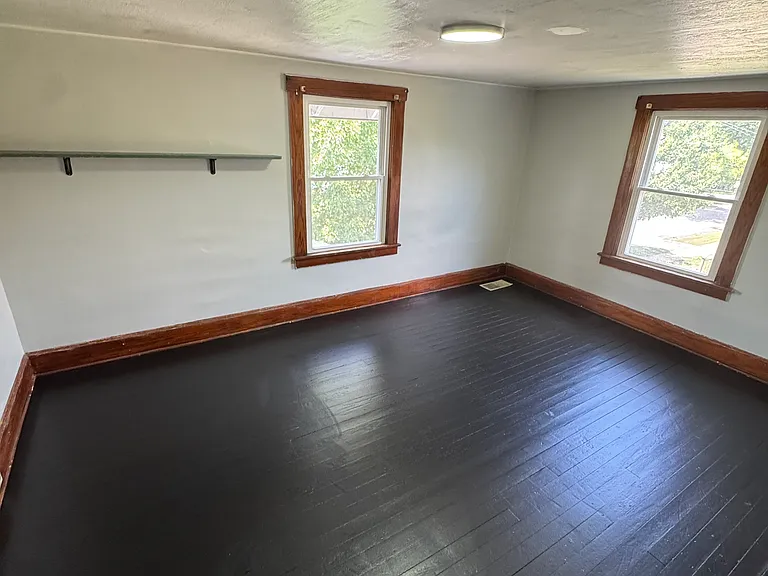 325-327 Virginia Ave #325 — Photo 9