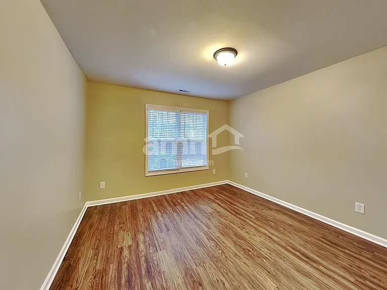 1414 Southgate Dr — Photo 14