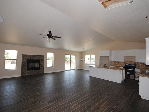 5th image of 9341 Harbin Ave