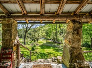 51 Moffitt Rd, Horse Shoe, NC 28742