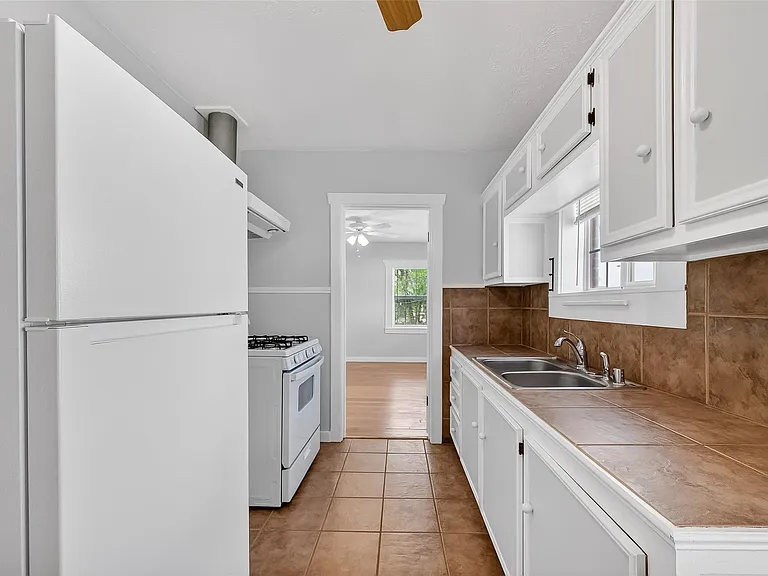 2316 Freeman St #6 — Photo 15