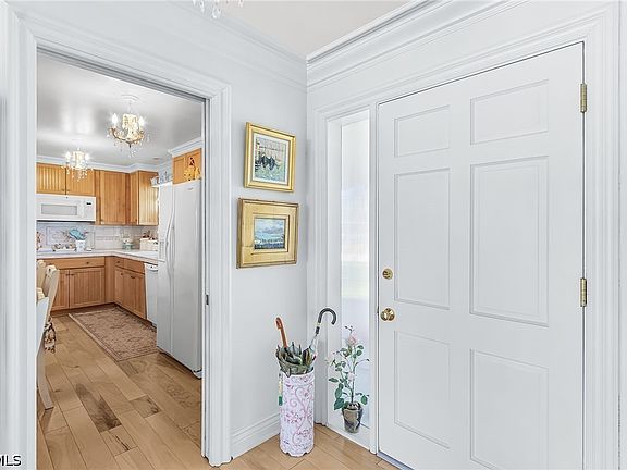 4th image of 3021 SE 16th Pl