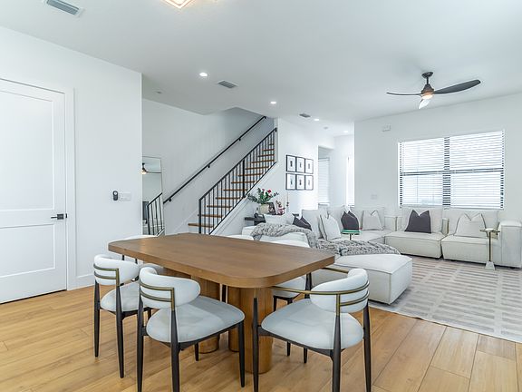 4th image of 135 W Grant St