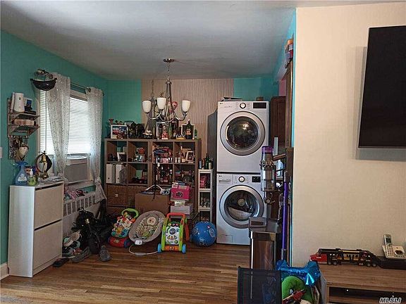 4th image of 3211 72nd St