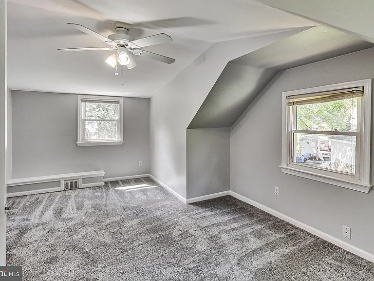 6641 Barrett Rd — Photo 28