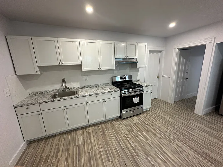 1036 Maplewood Ave #1 — Photo 8