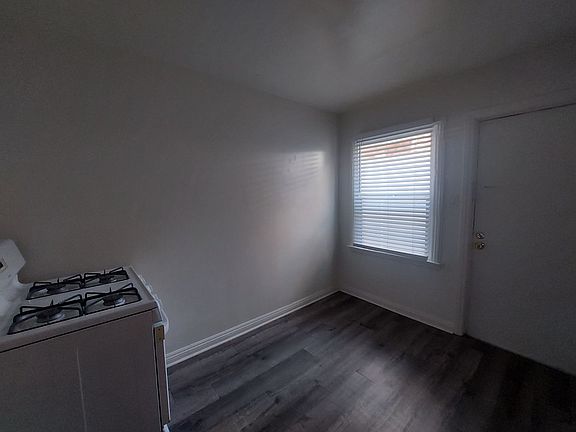 4th image of 32 Esperanza Ave #107