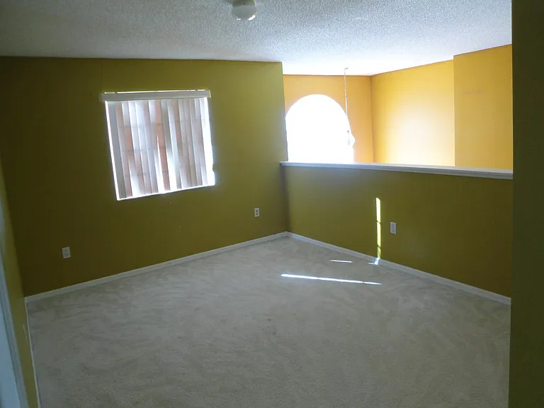 221 Amesbury Ln — Photo 18