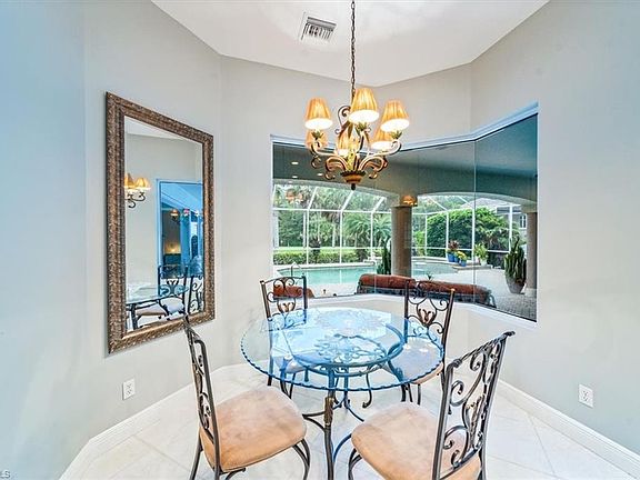 3rd image of 527 Eagle Creek DR