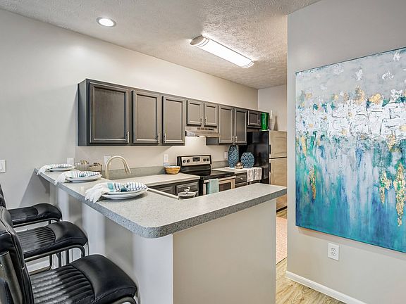 Kitchen with Breakfast Bar