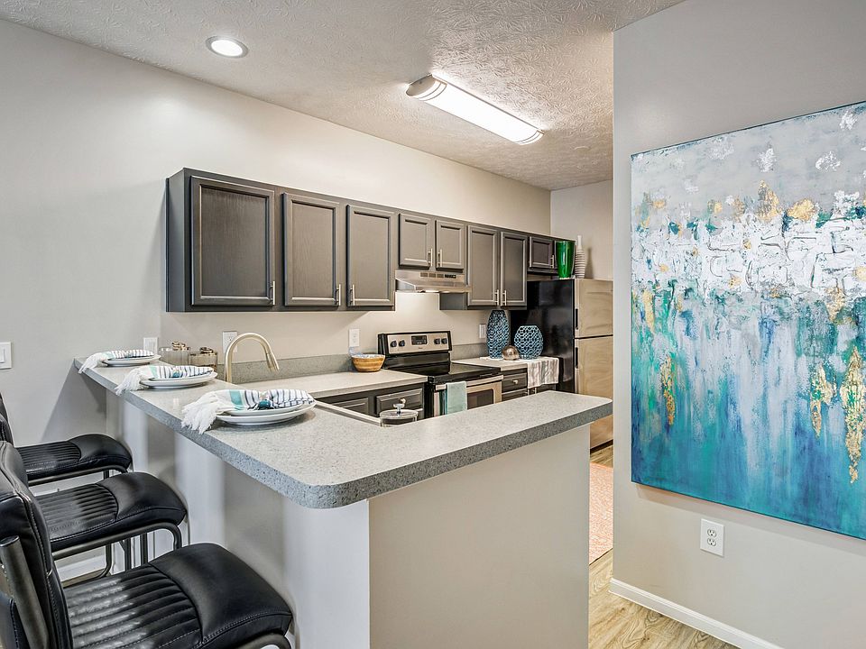 Kitchen with Breakfast Bar