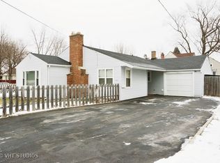 121 N Harrison Ave, Aurora, IL 60506