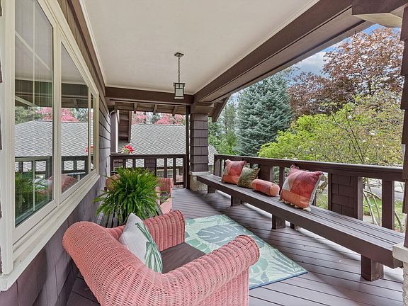 5th image of 826 S Montavilla Dr