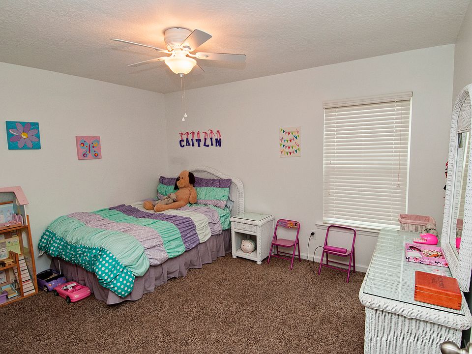 1st image of 560 Remington Forest Dr
