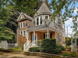 6 Bradford St, Salem, MA 01970