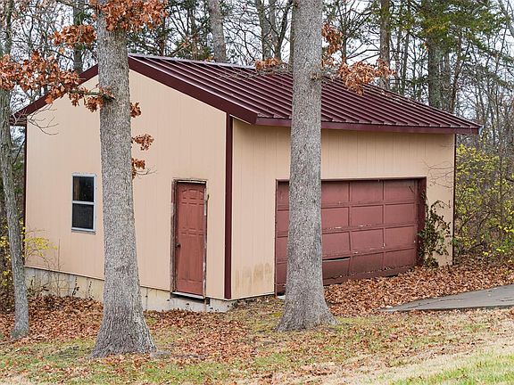 4th image of 1815 Pottery Rd