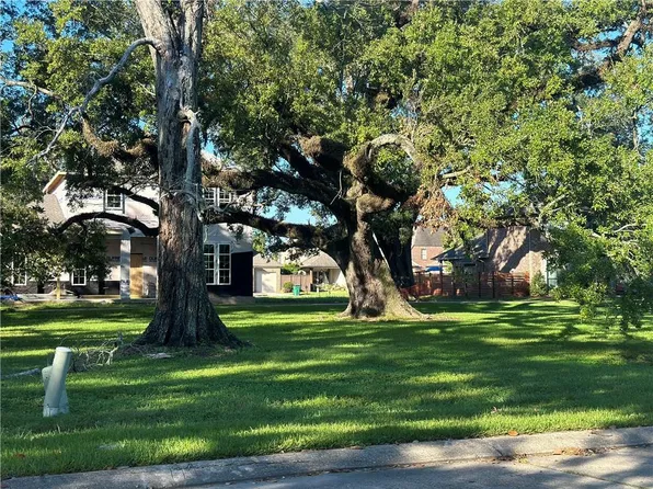 104 Research Dr, New Orleans, LA 70123