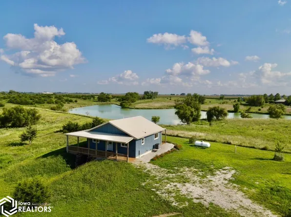1569 Jasmine Ave, Fairfield, IA 52556
