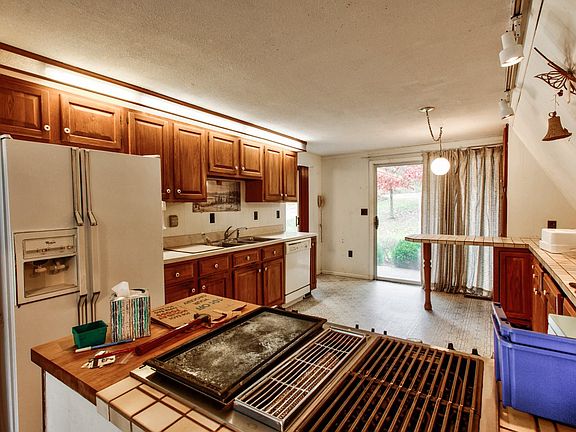 4th image of 434 W Melchoir Dr S