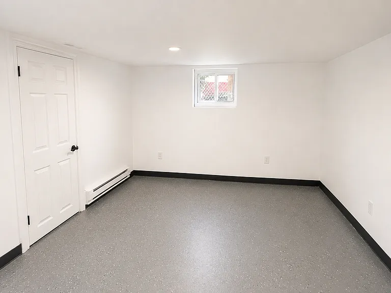 259-261 Seymour Ave #BASEMENT — Photo 4